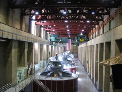 hoover_dam_turbines_inside_plant