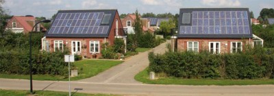 De vakantiehuizen zijn voorzien van PV panelen en een zonnecollector